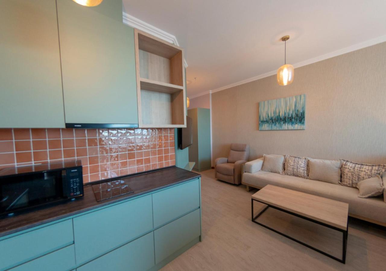Season Suite Apart-Hotel Batumi Luaran gambar